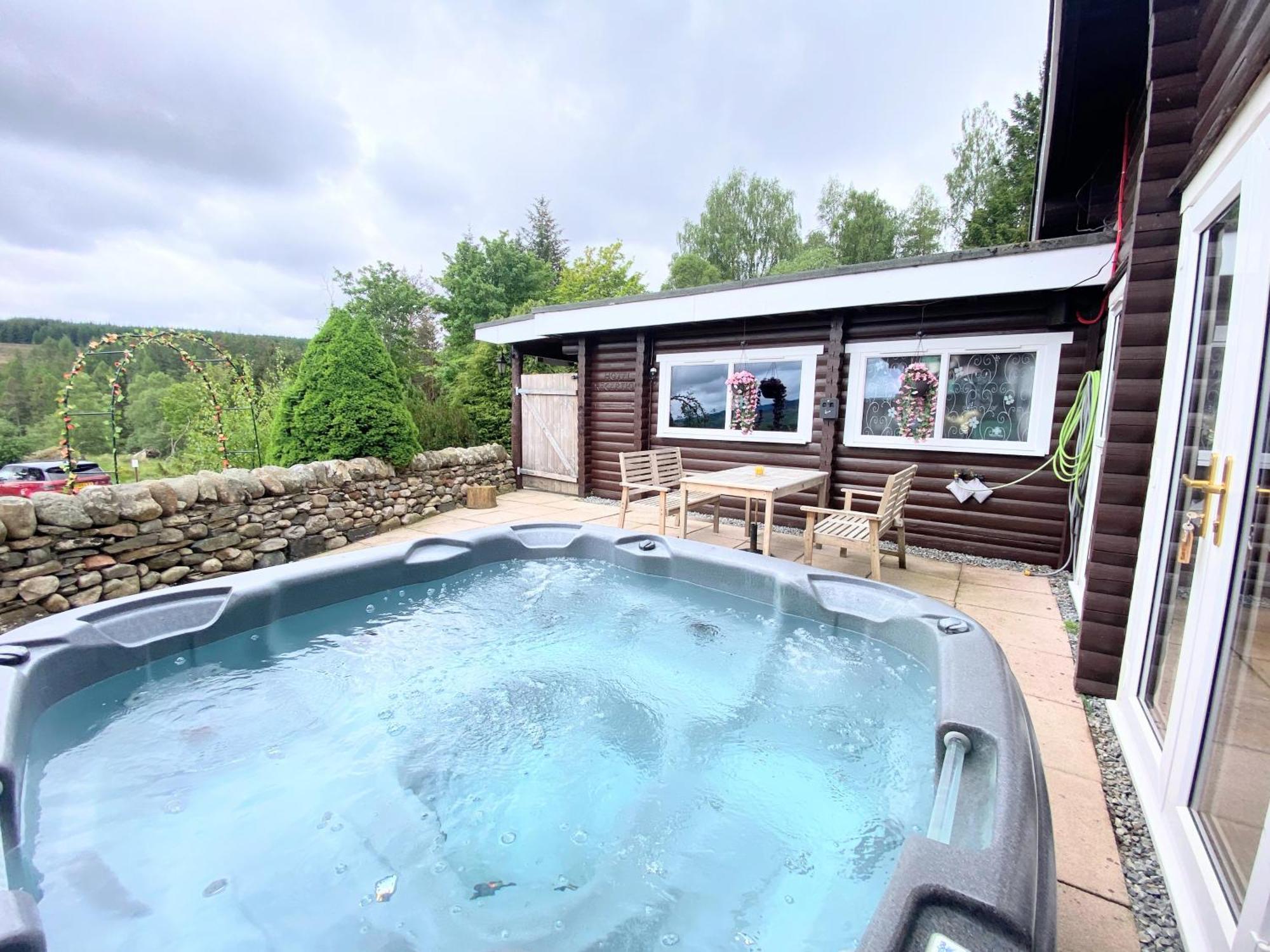 Kaoglen-Grandsuite-Hot Tub-Pitlochry-Dunkeld-Pet Friendly Balnald Exterior photo